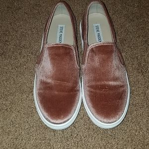 Steve madden blush velevet slip ons